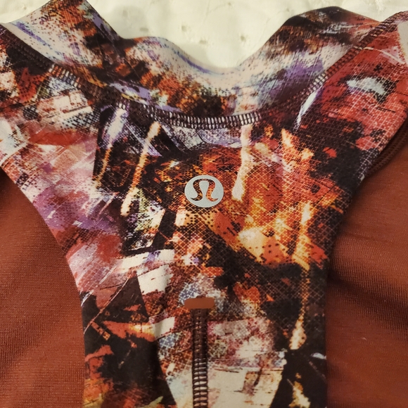 lululemon athletica Multicolor Abstract Crop Top - Picture 5 of 6